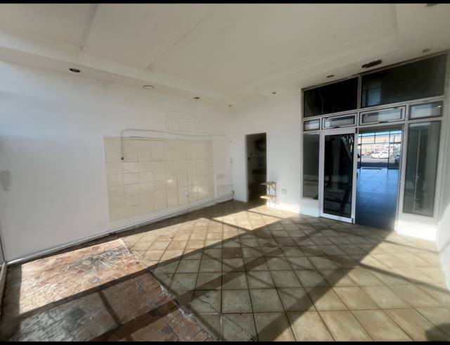 33M² BUSINESS TO LET IN PARKLANDS